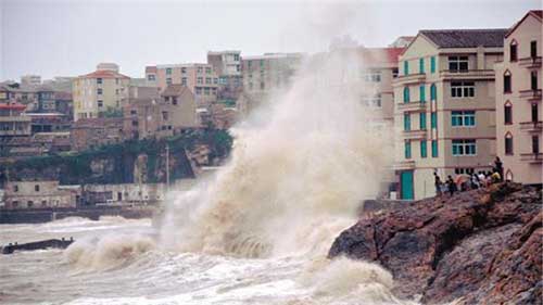 扛起台风的重任 看那些高层建筑情况！