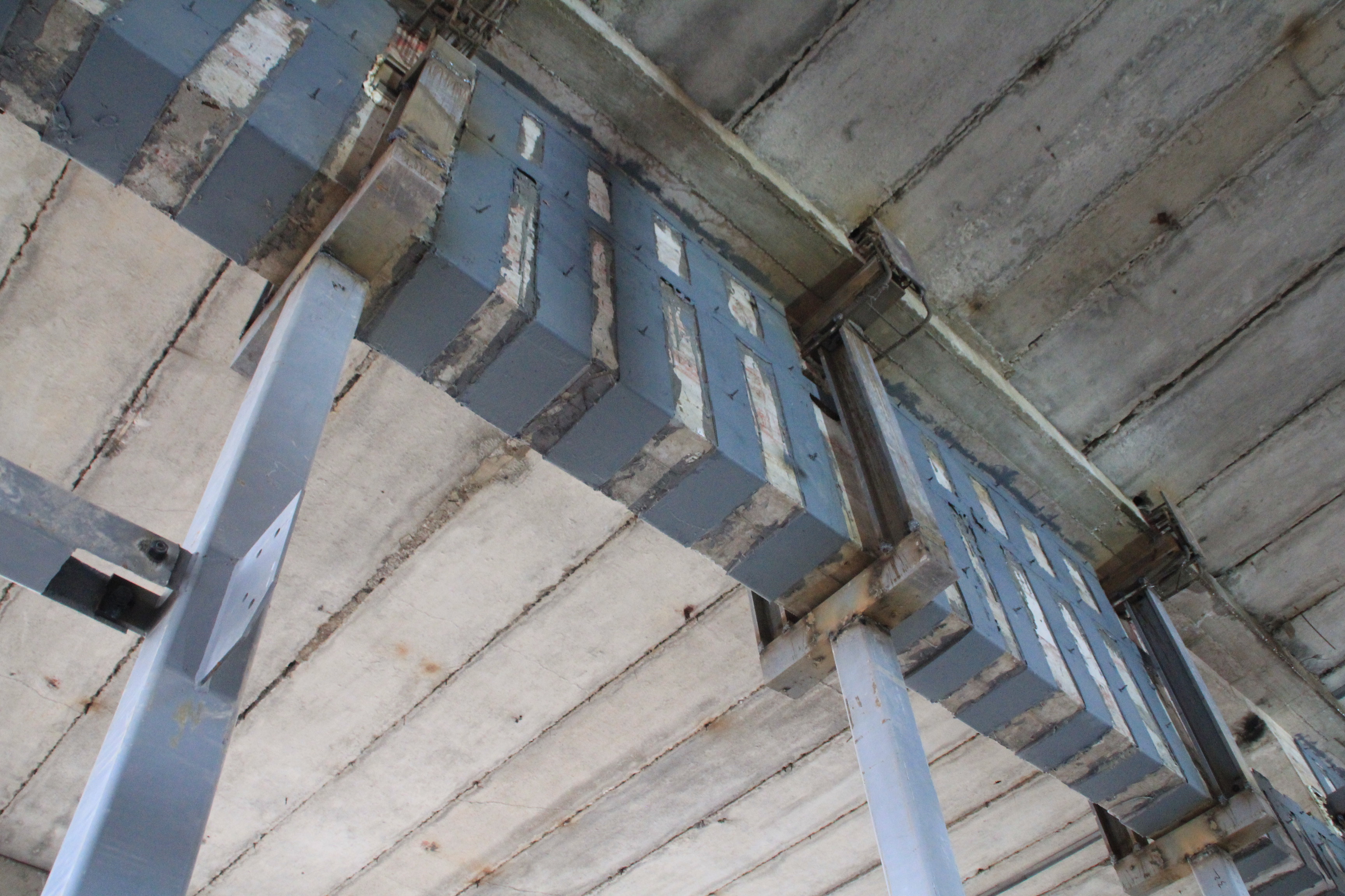 锚栓钻孔：房屋建筑粘钢加固工程的质量保障