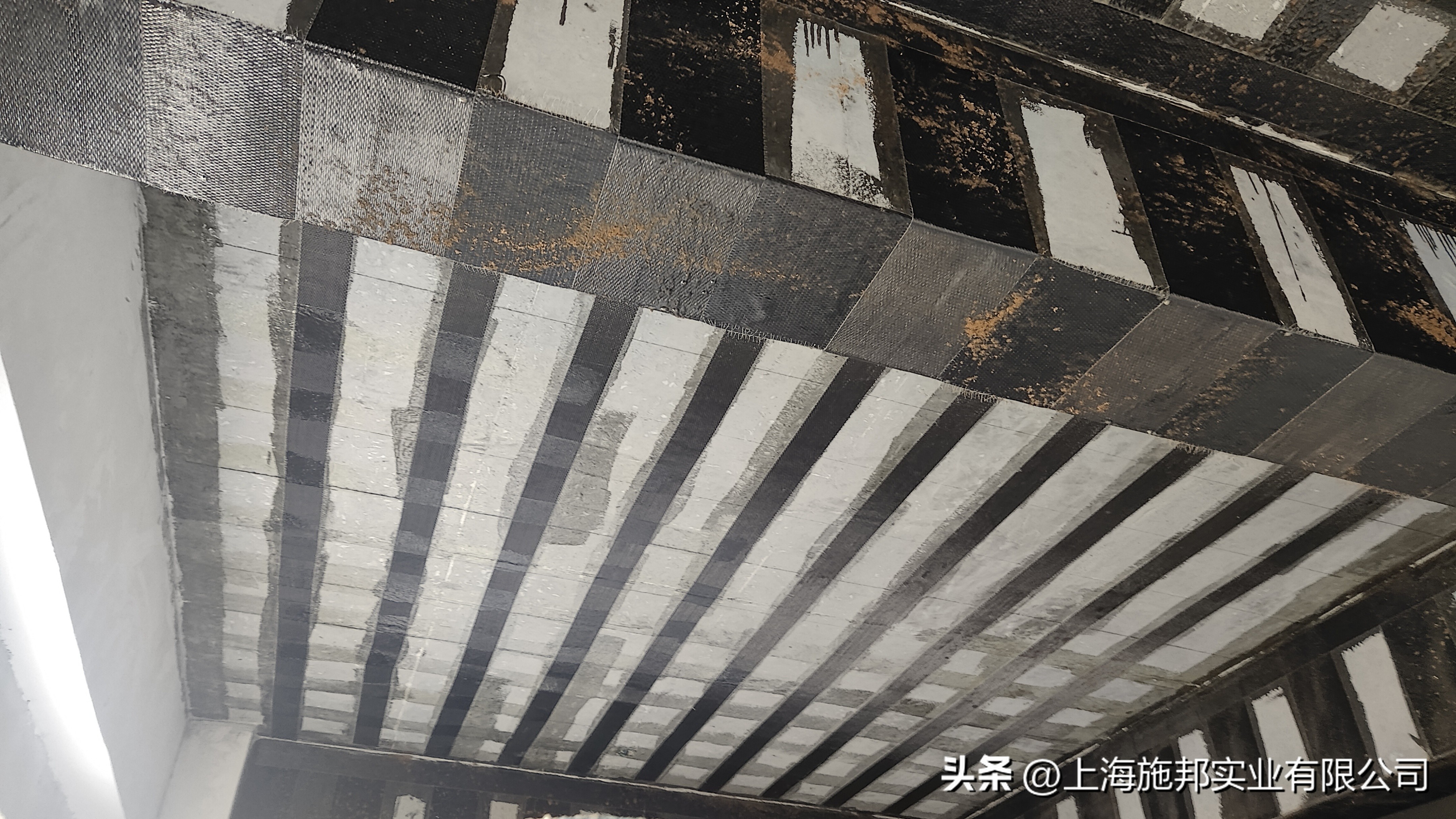 碳纤维布加固施工小知识：从粘贴到相关注意事项